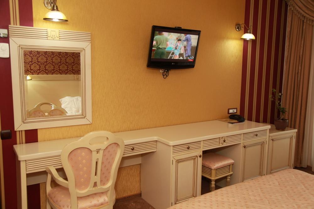 Hotel Majestic ヤシ エクステリア 写真