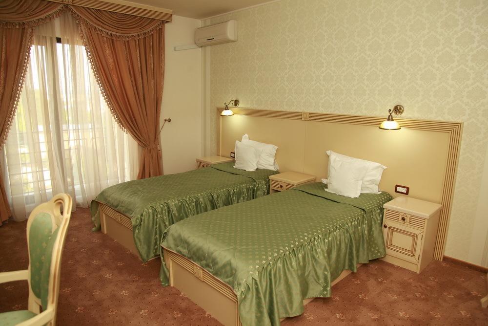 Hotel Majestic ヤシ エクステリア 写真