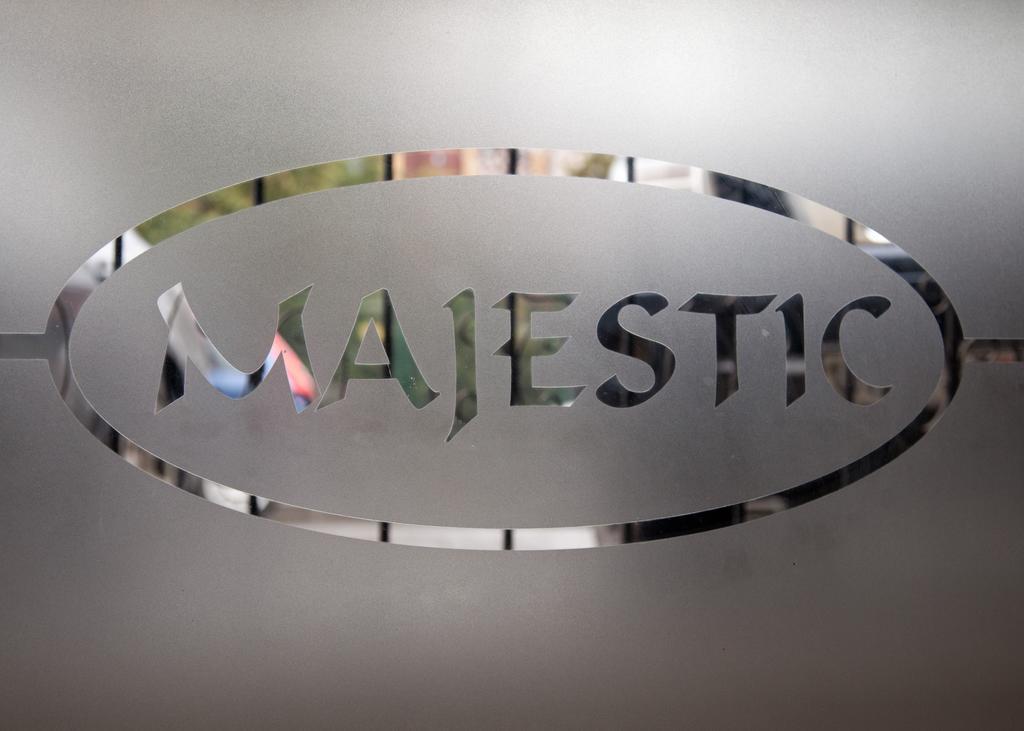 Hotel Majestic ヤシ エクステリア 写真